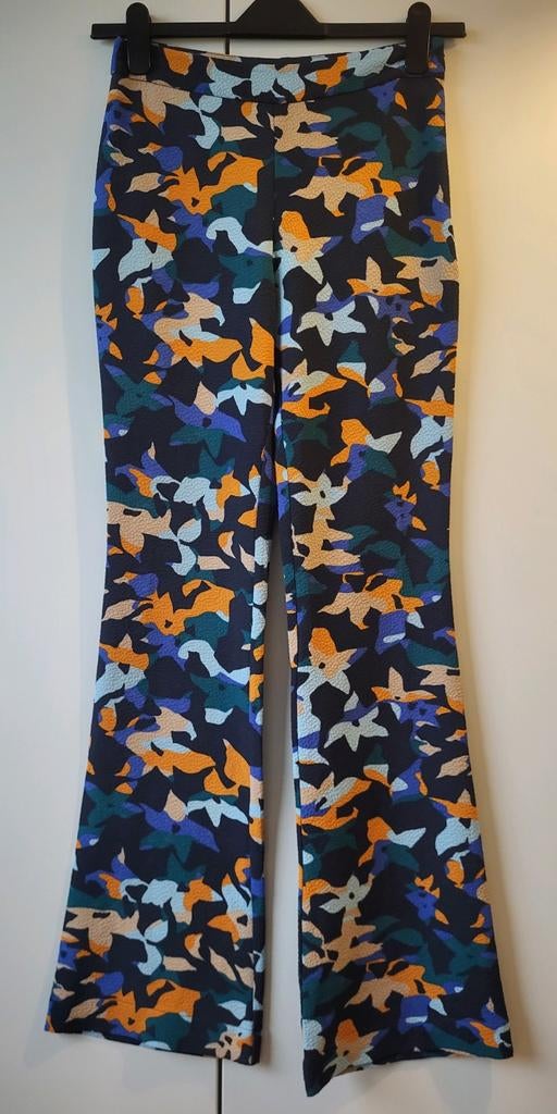 Stine Goya flare broek maat 34/36 in nieuwstaat, Kleding | Dames, Overige kleuren, Liu Jo Maison Scotch, Ophalen of Verzenden