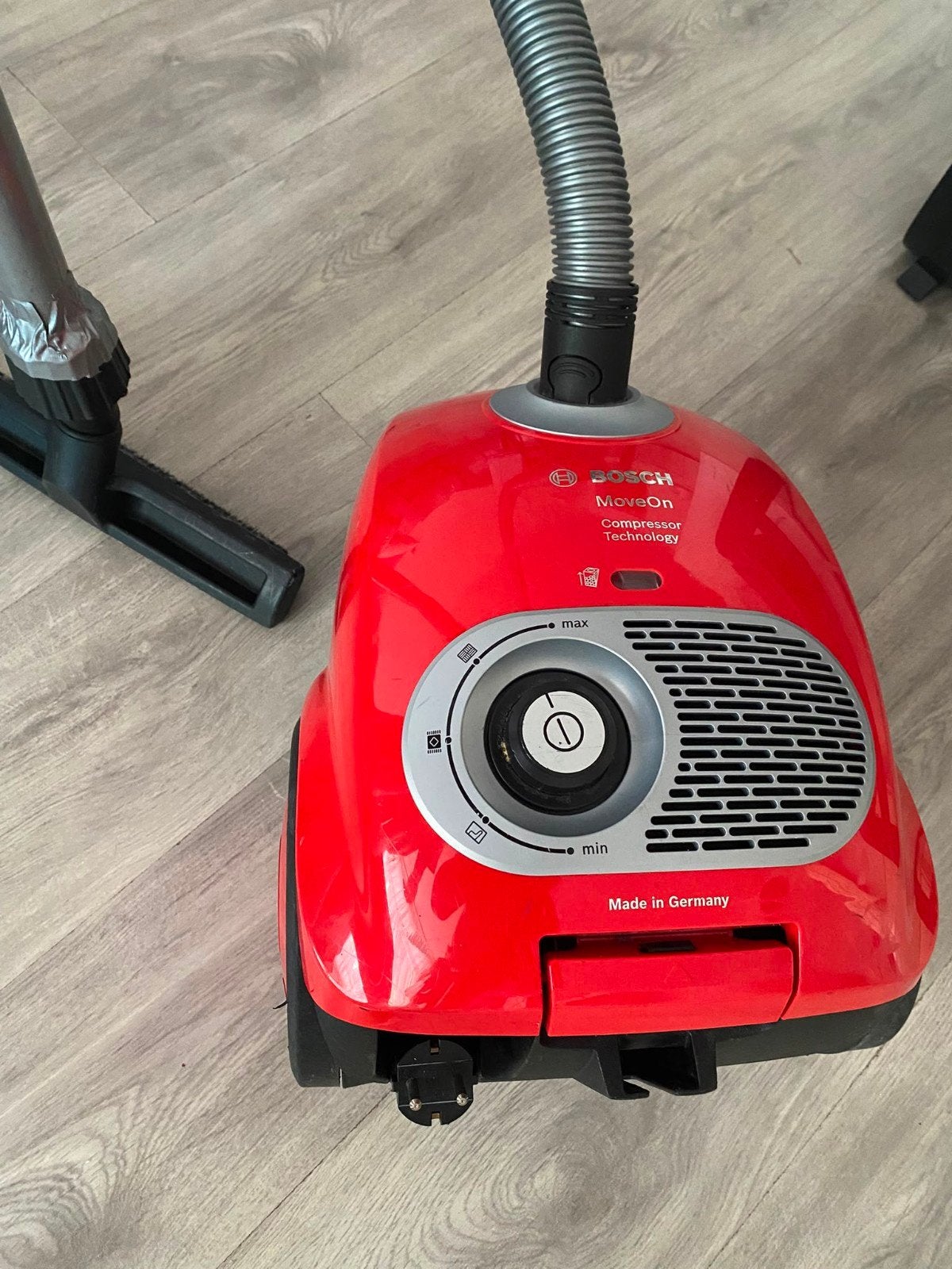Bosch MoveOn BGL35MON2 stofzuiger - Rood, Witgoed en Apparatuur, Gebruikt, Bosch, Geschikt voor harde vloeren, Sledestofzuiger