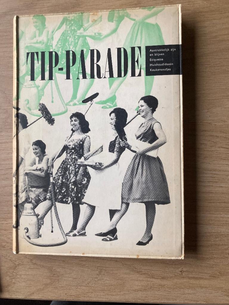 Boek Tip-Parade  tips huishouding, Ophalen of Verzenden, Gelezen