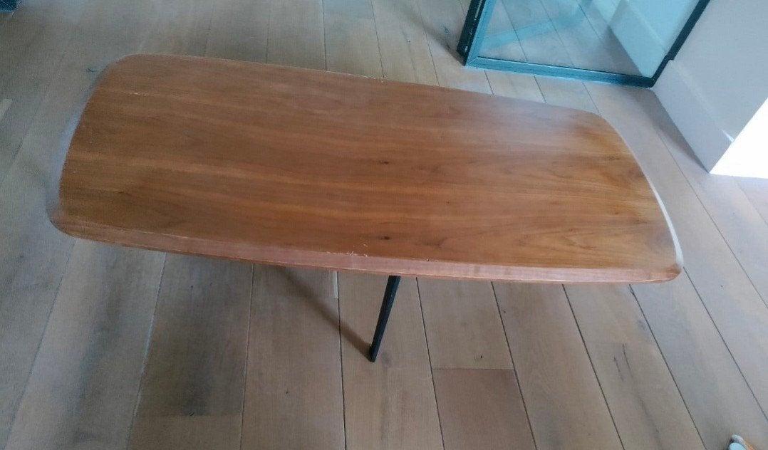 Vintage houten salontafel met metalen poten - Floris Karwei, Gebruikt, 100 tot 150 cm, 50 tot 100 cm, Overige vormen
