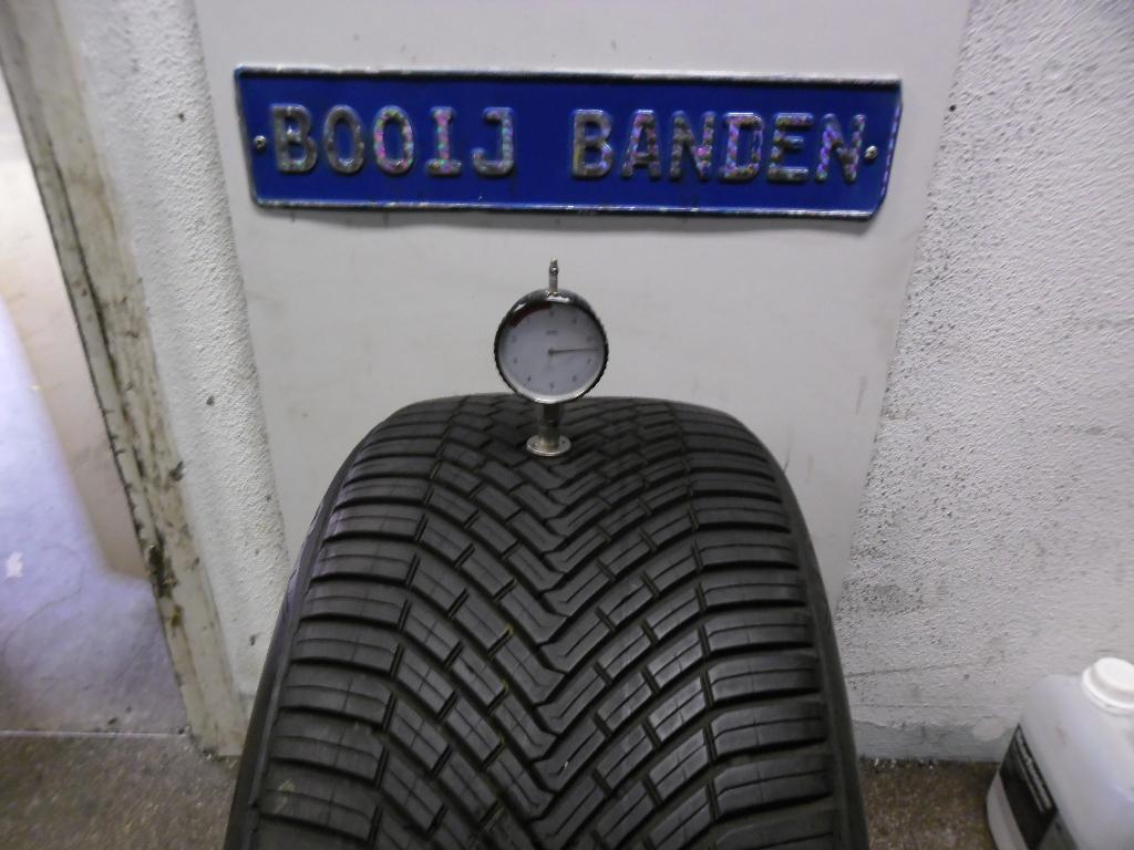 255 35 19 demo allseason banden continental allseason 7,5 mm, 19 inch, 255 mm, Banden en Velgen, Ophalen of Verzenden