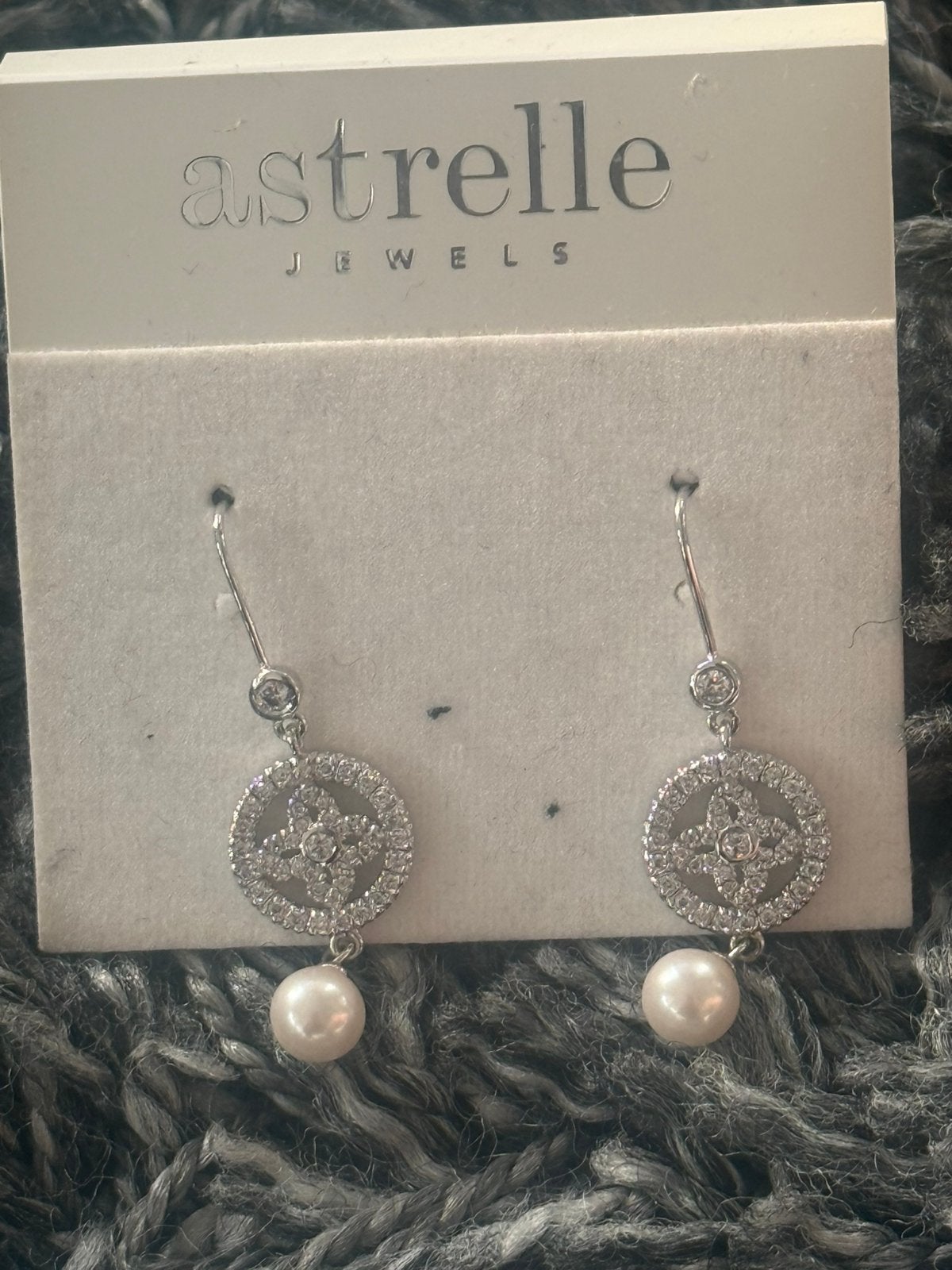 Swarovski parel oorbellen van astrelle nu 18 eueo, Sieraden, Tassen en Uiterlijk, Oorbellen, Ophalen of Verzenden, Zo goed als nieuw