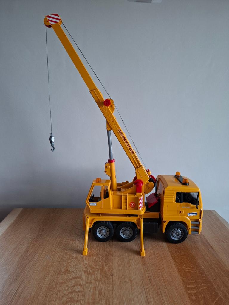 Bruder 2754 hijskraan kraanwagen TC 4500, Kinderen en Baby's, Speelgoed | Speelgoedvoertuigen, Ophalen, Zo goed als nieuw