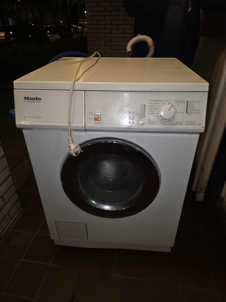 Miele Novotronic W961 Wasmachine - Betrouwbaar en Duurzaam, Gebruikt, Voorlader, 85 tot 90 cm, 1200 tot 1600 toeren
