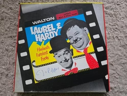 super 8 Stan laurel & oliver Hardy in Towed in A Hole., Ophalen of Verzenden, 16mm film