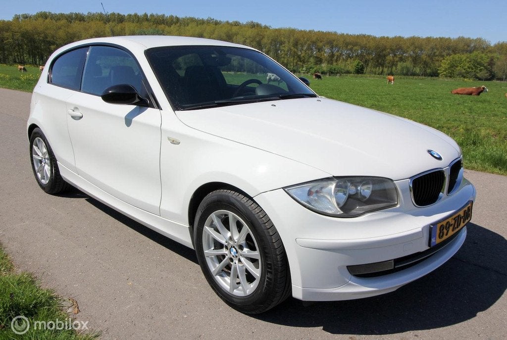 BMW 1-serie 116i Automaat 3-deurs 122pk Voll.Hist., Auto's, Achterwielaandrijving, Gebruikt, 1599 cc, 4 cilinders