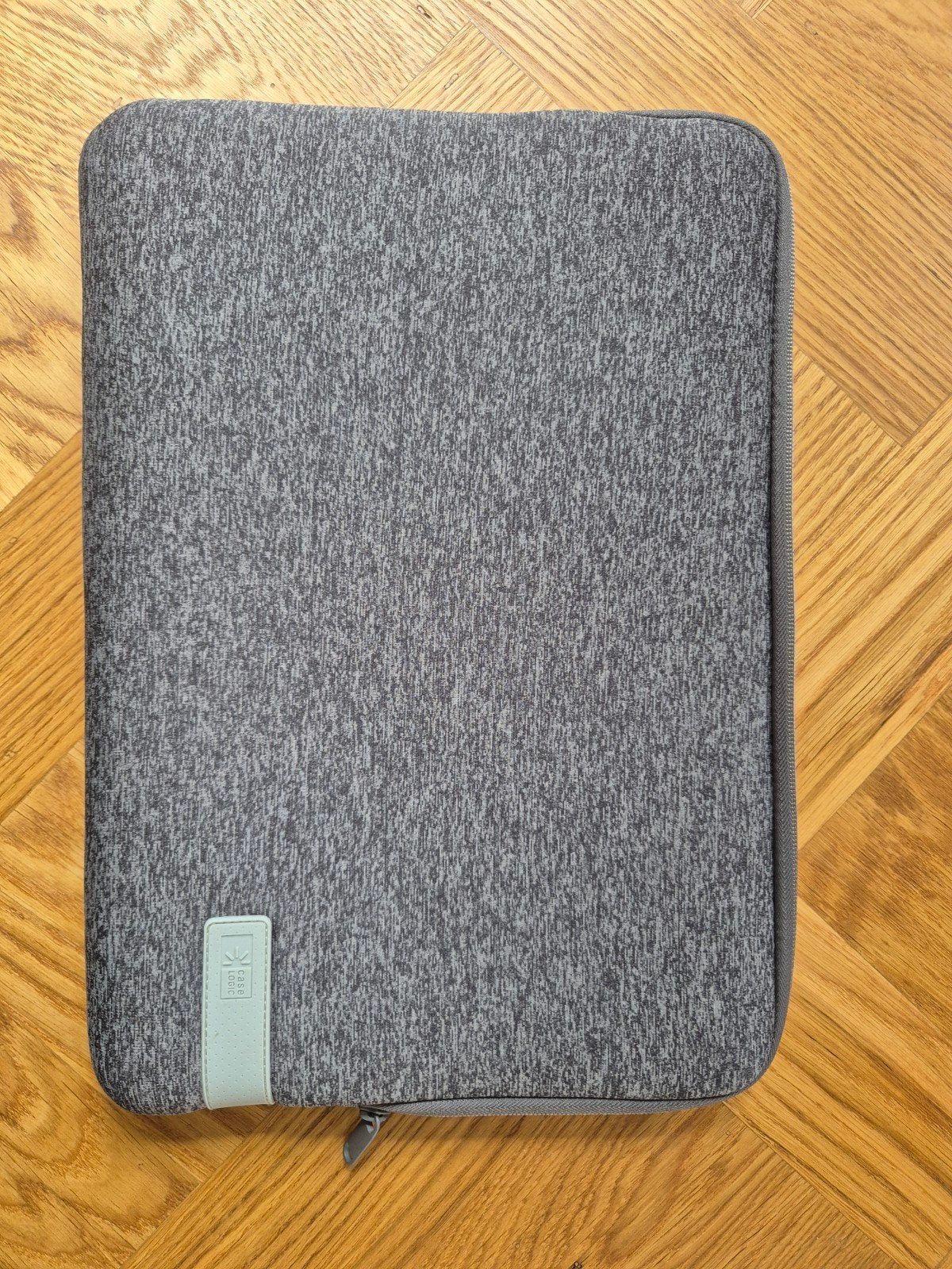 Case Logic Reflect 15,6 inch laptopsleeve – grijs, Computers en Software, Gevoerd laptopvak, Grijs, Ophalen of Verzenden, Zo goed als nieuw