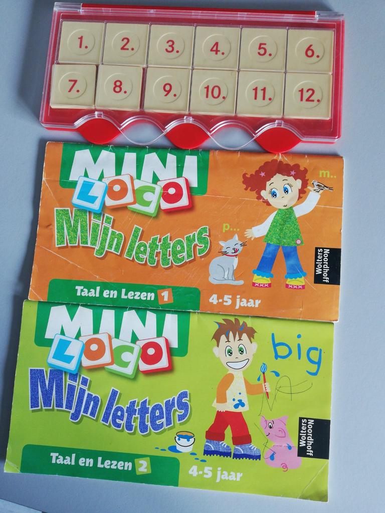 Mini loco tegeldoos met 2 boekjes, 4-6 jaar, Kinderen en Baby's, Speelgoed | Educatief en Creatief, Ophalen of Verzenden, Zo goed als nieuw