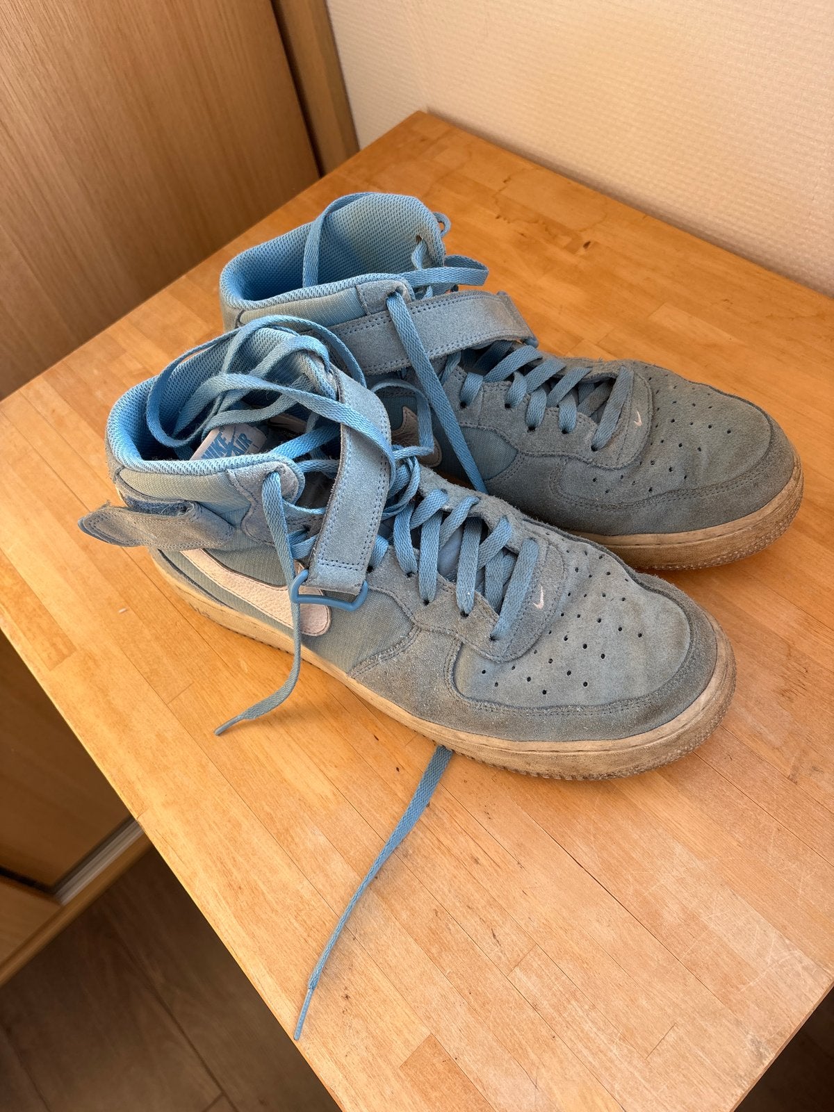 Nike Air Force 1 High - Lichtblauwe sneakers maat 46, Ophalen of Verzenden, Gedragen, Blauw, Sneakers of Gympen