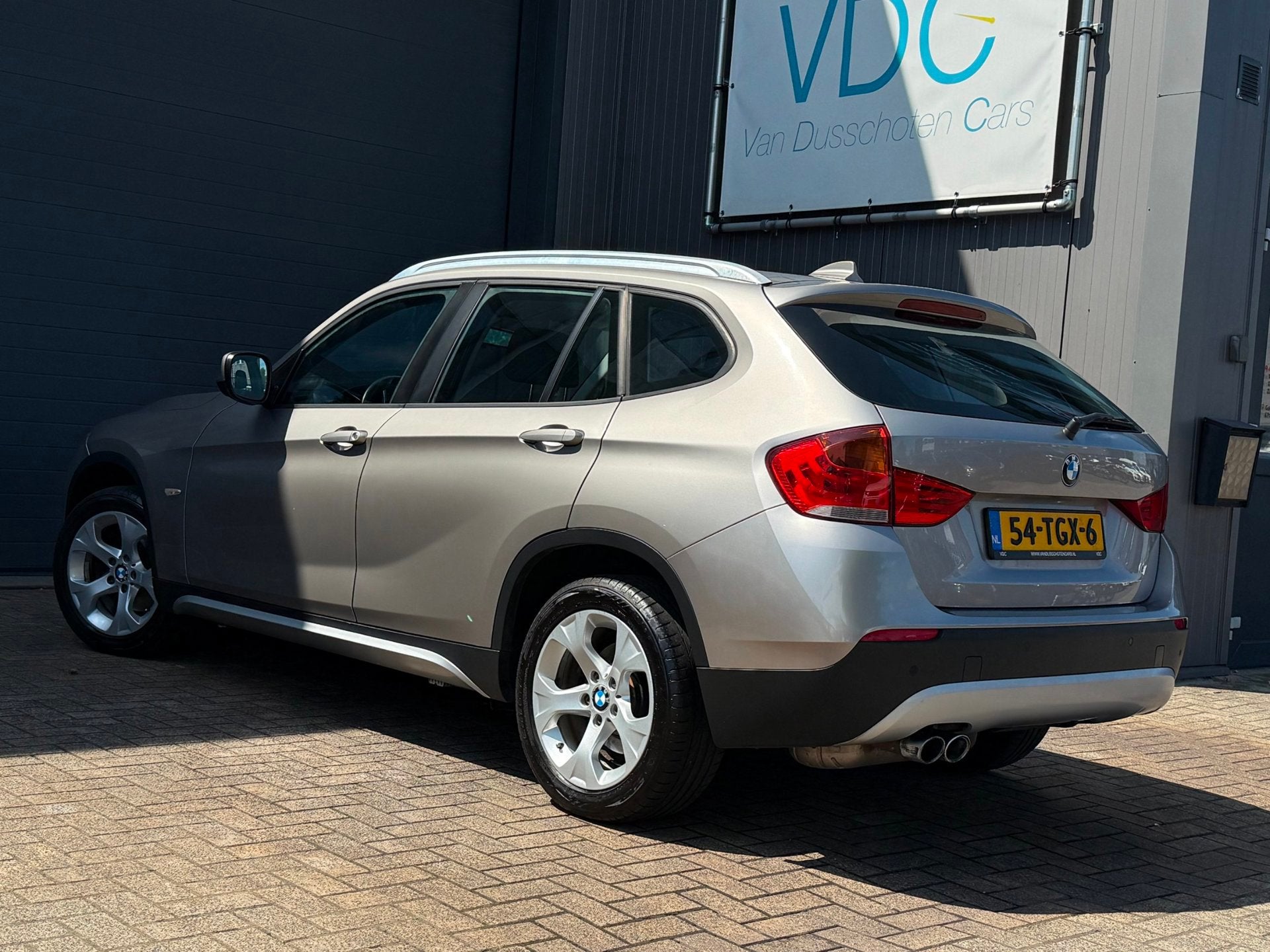 BMW X1 SDrive20i Business | 184 PK | Navigatie, Auto's, BMW, X1, Euro 5, Zwart, 4 cilinders
