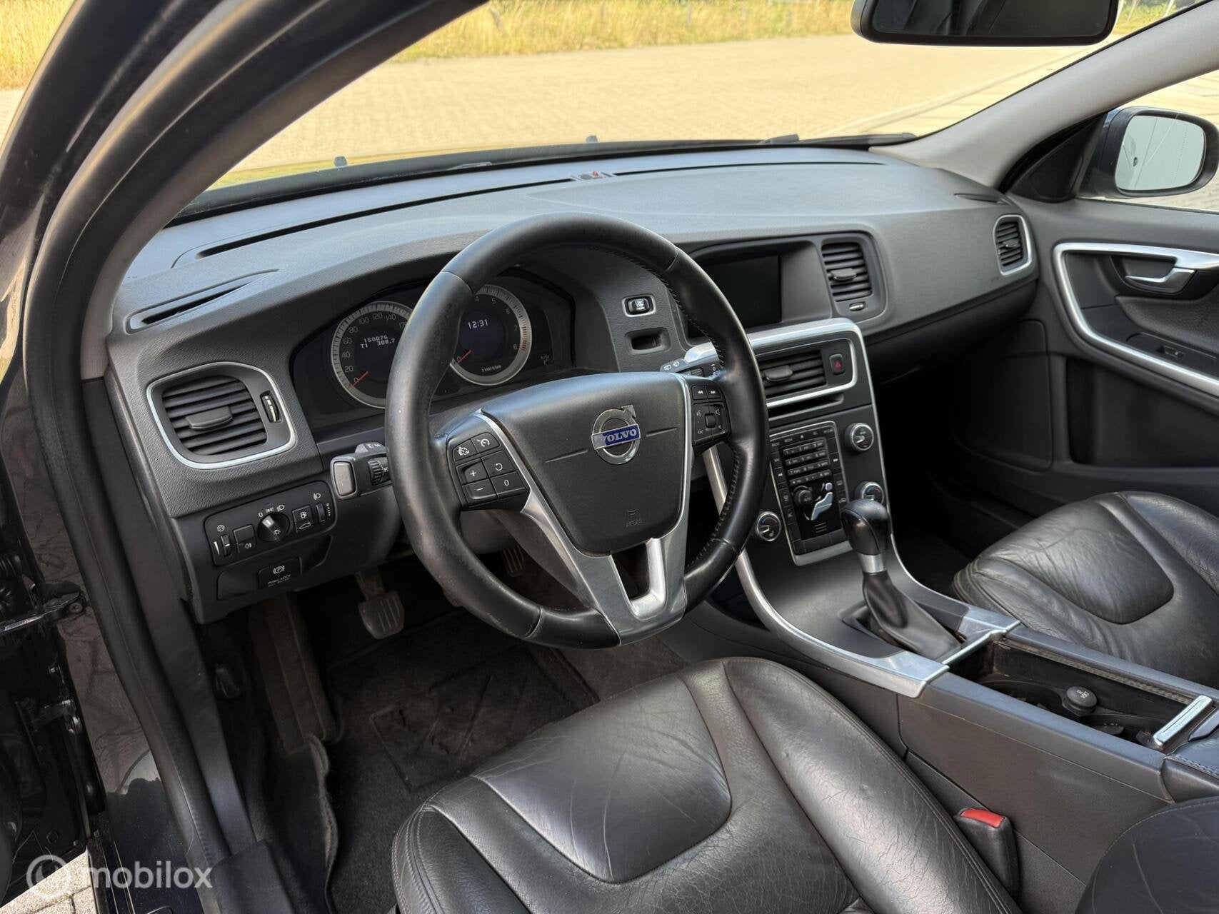Volvo V60 2.0T Momentum Airco BT NAP 2 sleutels + Historie, Auto's, Volvo, Voorwielaandrijving, 4 cilinders, Origineel Nederlands