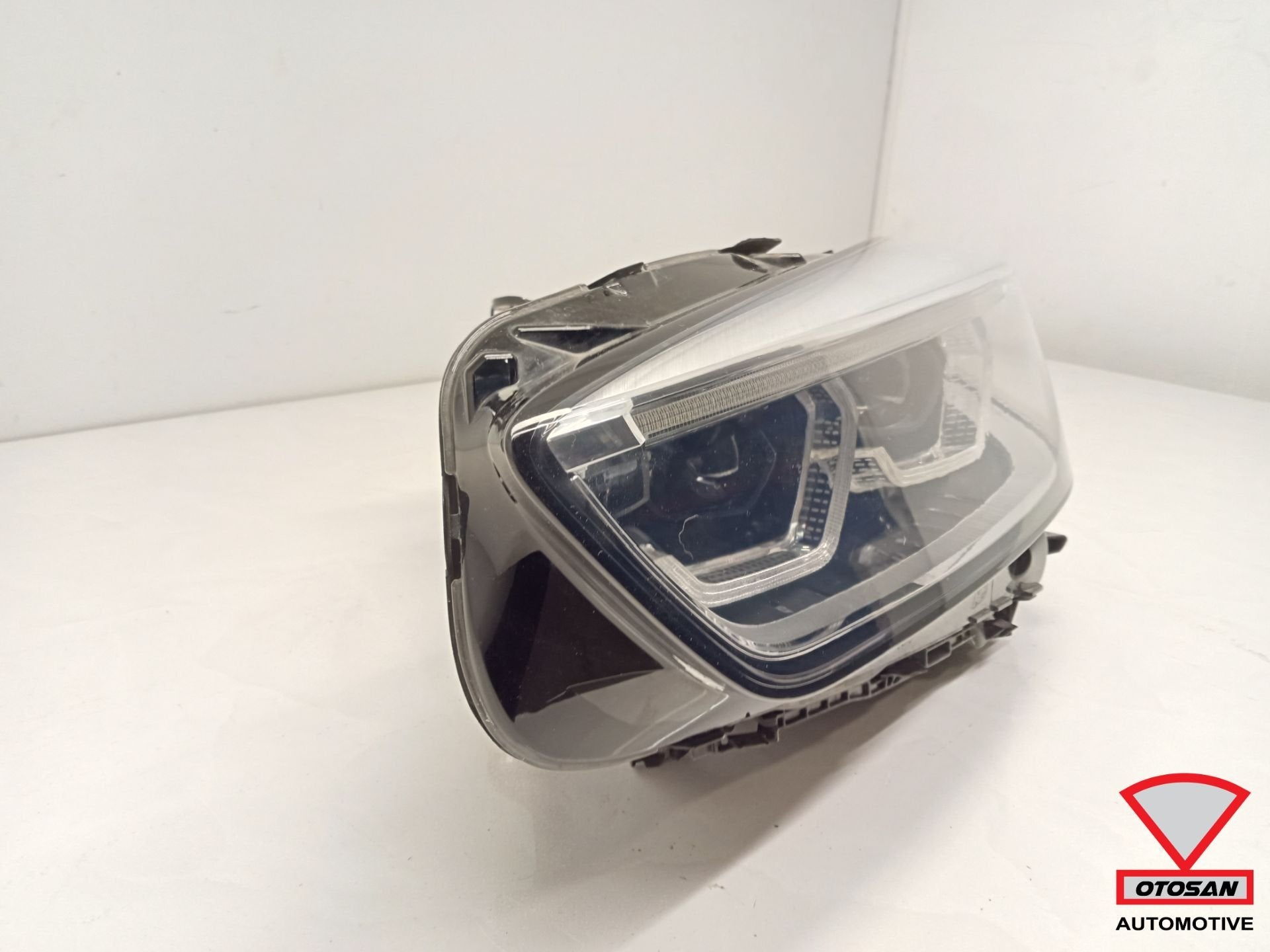 BMW 1 Serie F40 Full Led koplamp Links 63119482811 Origineel, Petuelring 130
80788  Munich, DE, Gebruikt, Info@bmw.de, Ophalen of Verzenden