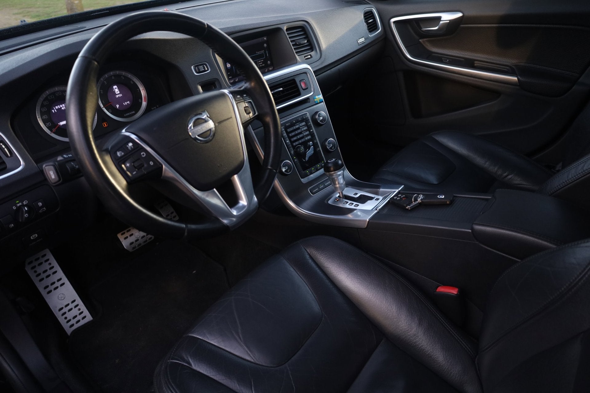 Volvo S60 3.0 T6 AWD Momentum Aut. | Heico Uitvoering | Pano, Auto's, Automaat, Euro 5, S60, Zwart