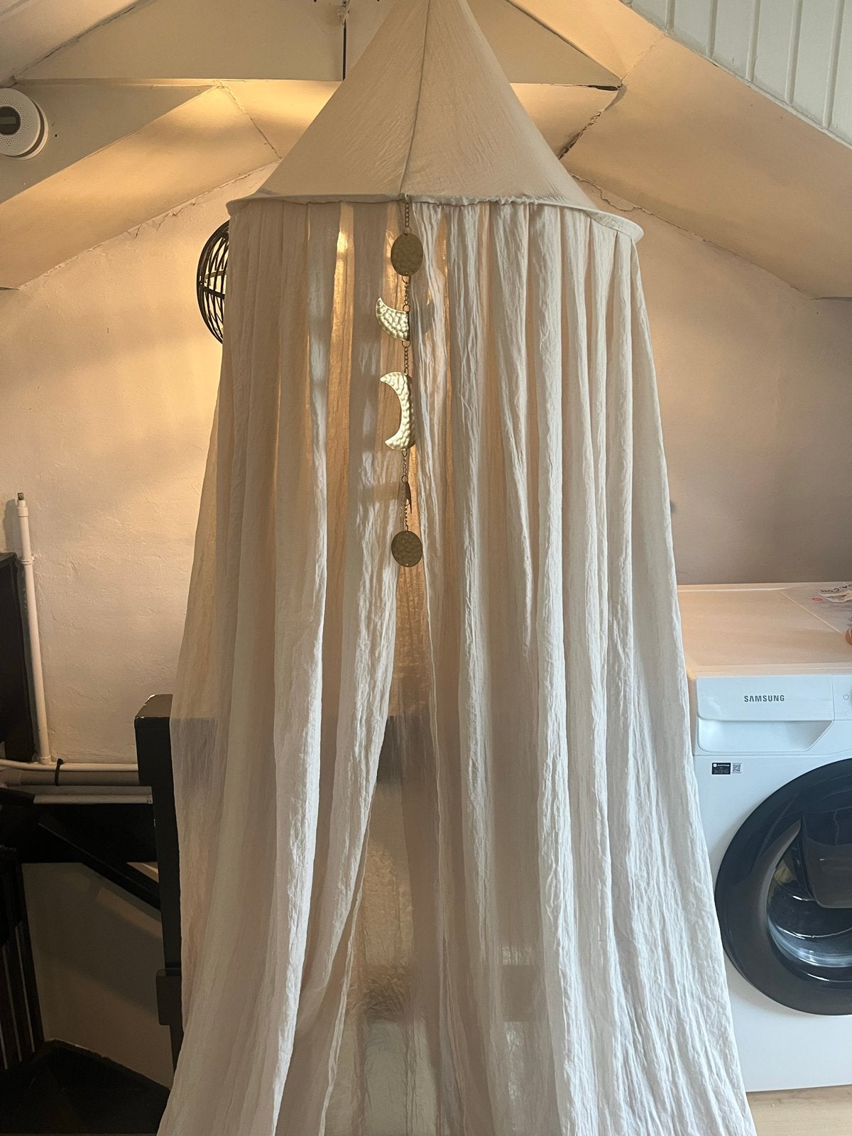 Creme Ledikant Klamboe met Maan Decoratie, Beige, Gebruikt, Ophalen of Verzenden, Ophangbaar