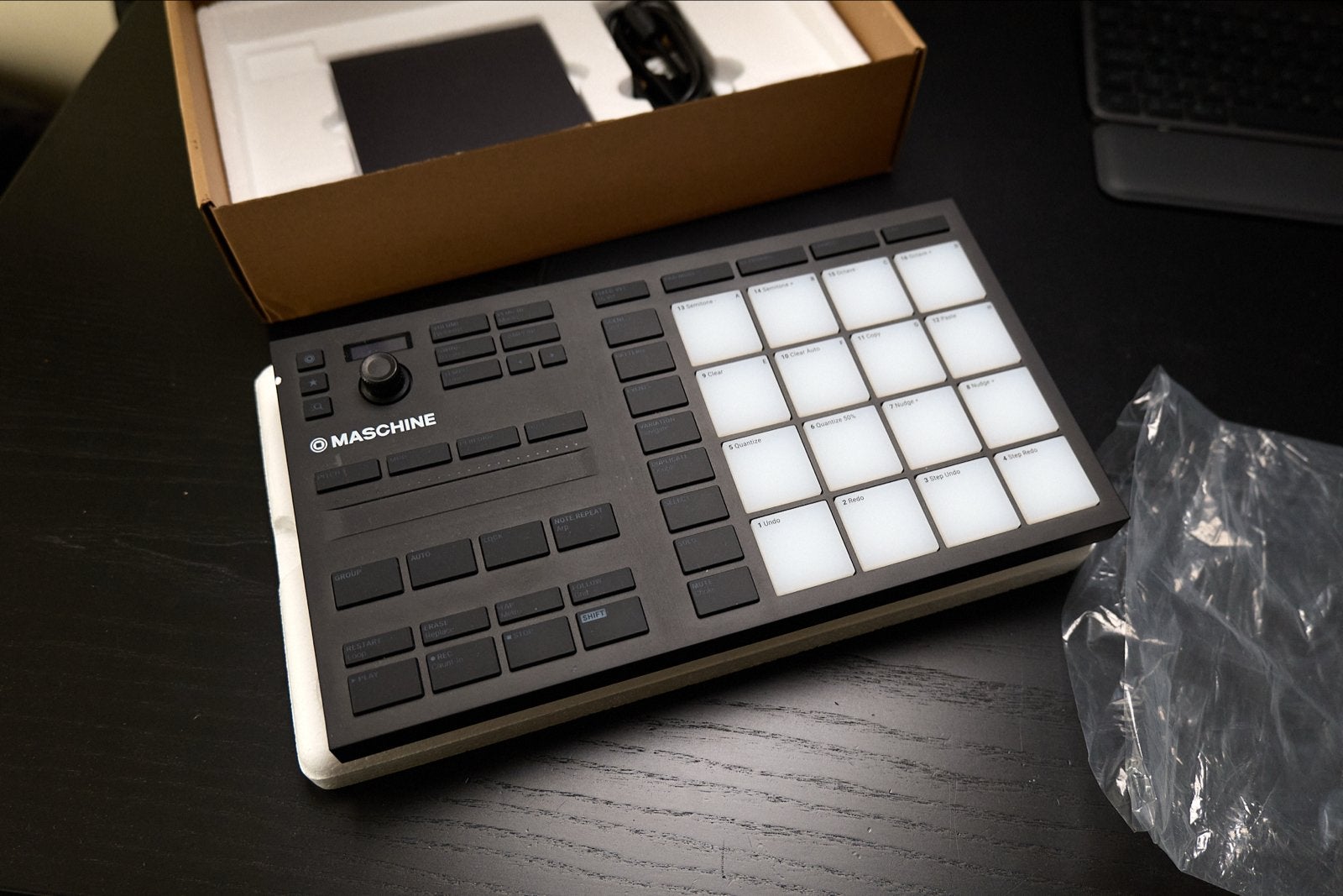 Native Instruments Maschine Mikro (Mk3) - Zo goed als nieuw, Ophalen of Verzenden, Zo goed als nieuw, Overige merken