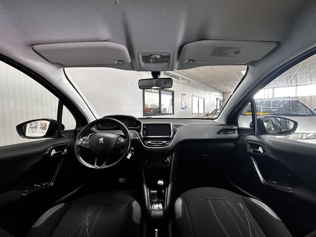 Peugeot 208 1.2 e-VTi Active/ Trekhaak/ Automaat/ 5-Drs/ Air, Euro 5, Stof, Zwart, 1199 cc