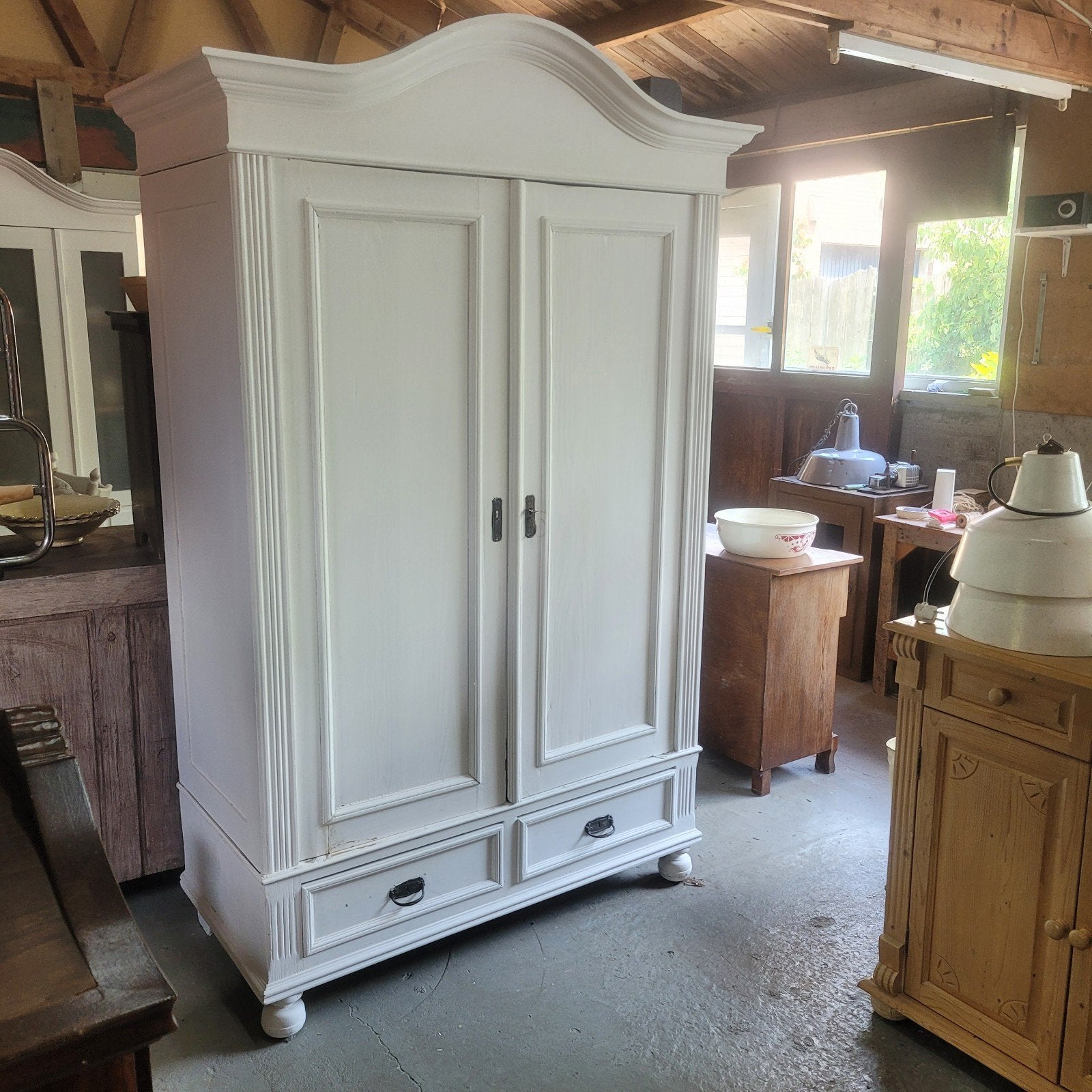 Brocante oude witte kast kledingkast servieskast demontabel, Ophalen