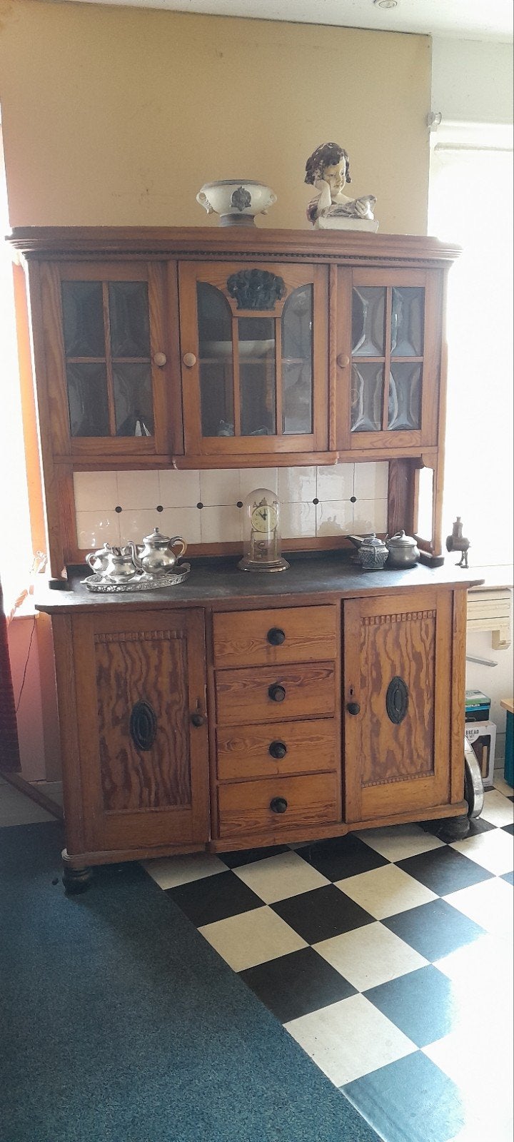 Buffet kast vintage/tegels gebogen glas ruitjes /decoratie, Huis en Inrichting, Kasten | Buffetkasten, Ophalen, 25 tot 50 cm, Glas