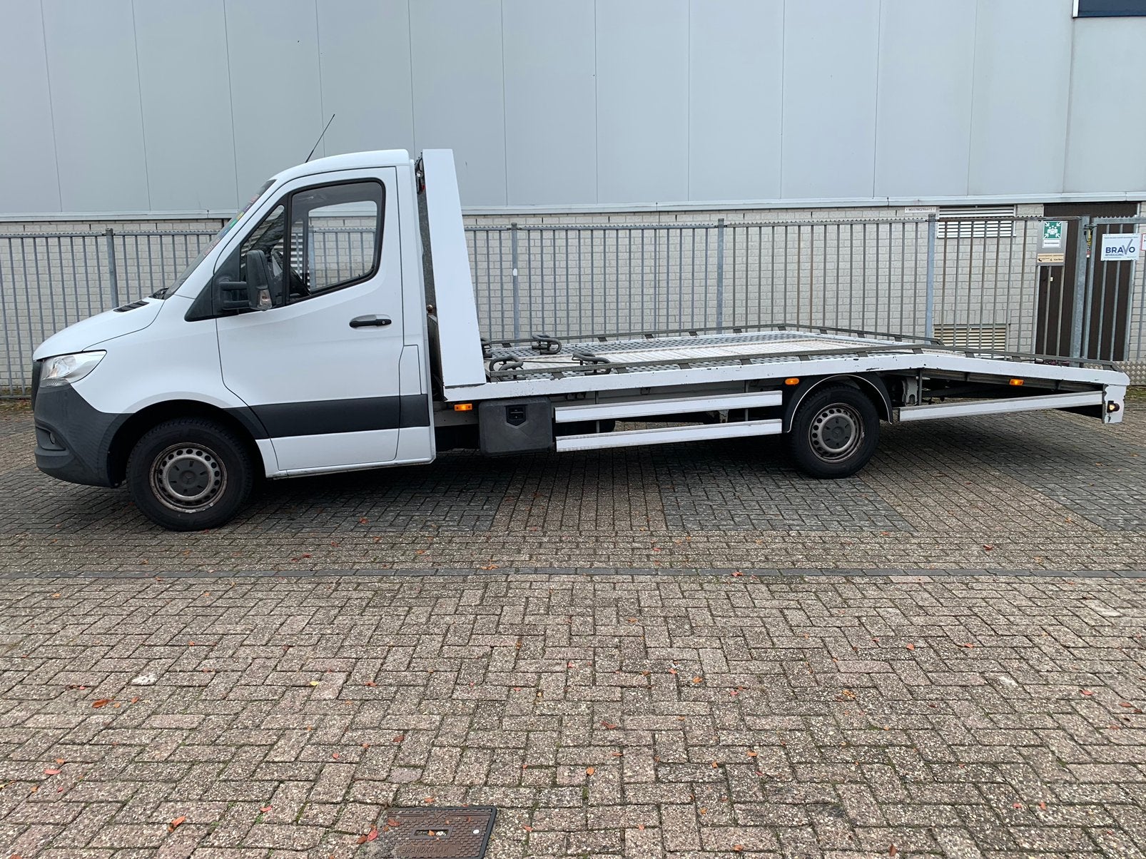 MERCEDES SPRINTER 516CDI OPRIJWAGEN NIEUWE MOTOR 85000KM !!!, Auto's, 13 km/l, Stof, Bedrijf, 2143 cc