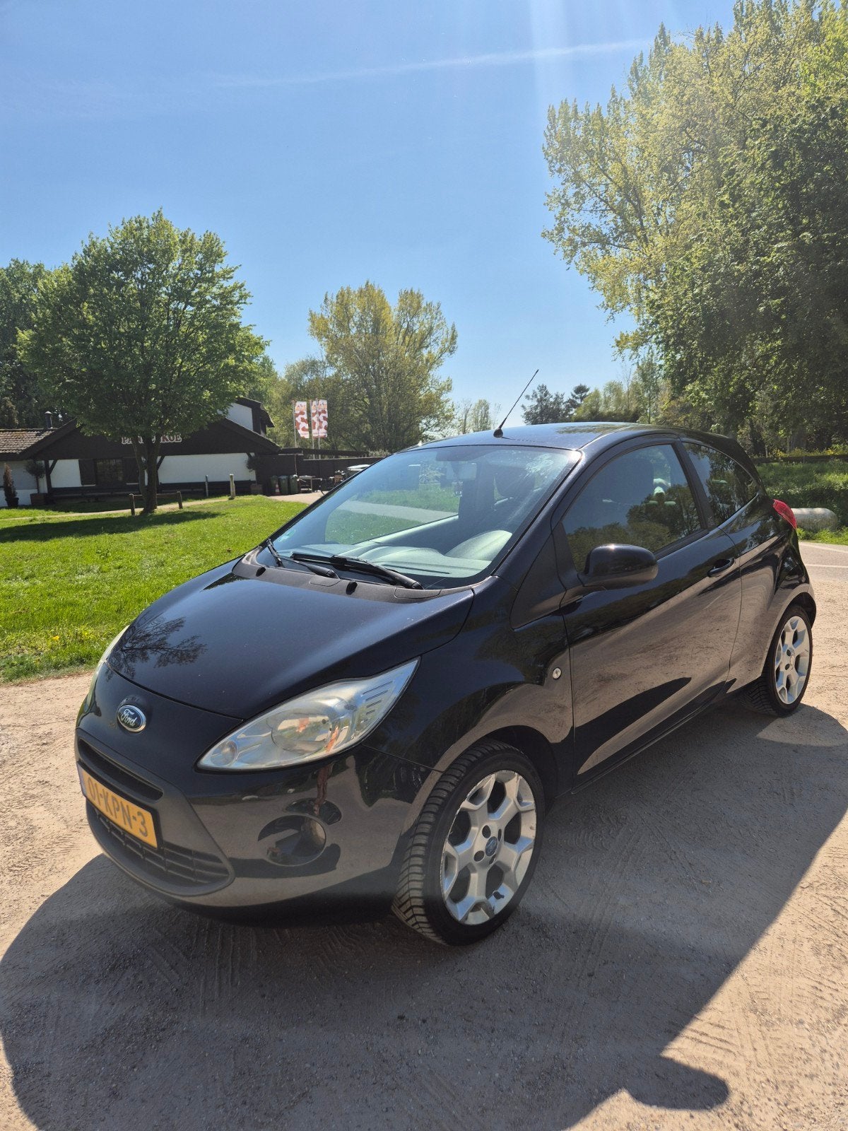 Ford Ka 1.2 51KW 2010 Zwart, Voorwielaandrijving, 1242 cc, 4 cilinders, 4 stoelen