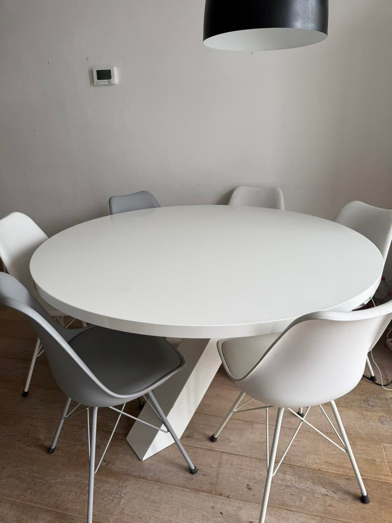 Eetkamer set witte ronde hoogglans eettafel met 6 stoelen, Ophalen, 100 tot 150 cm, Rond, Zo goed als nieuw