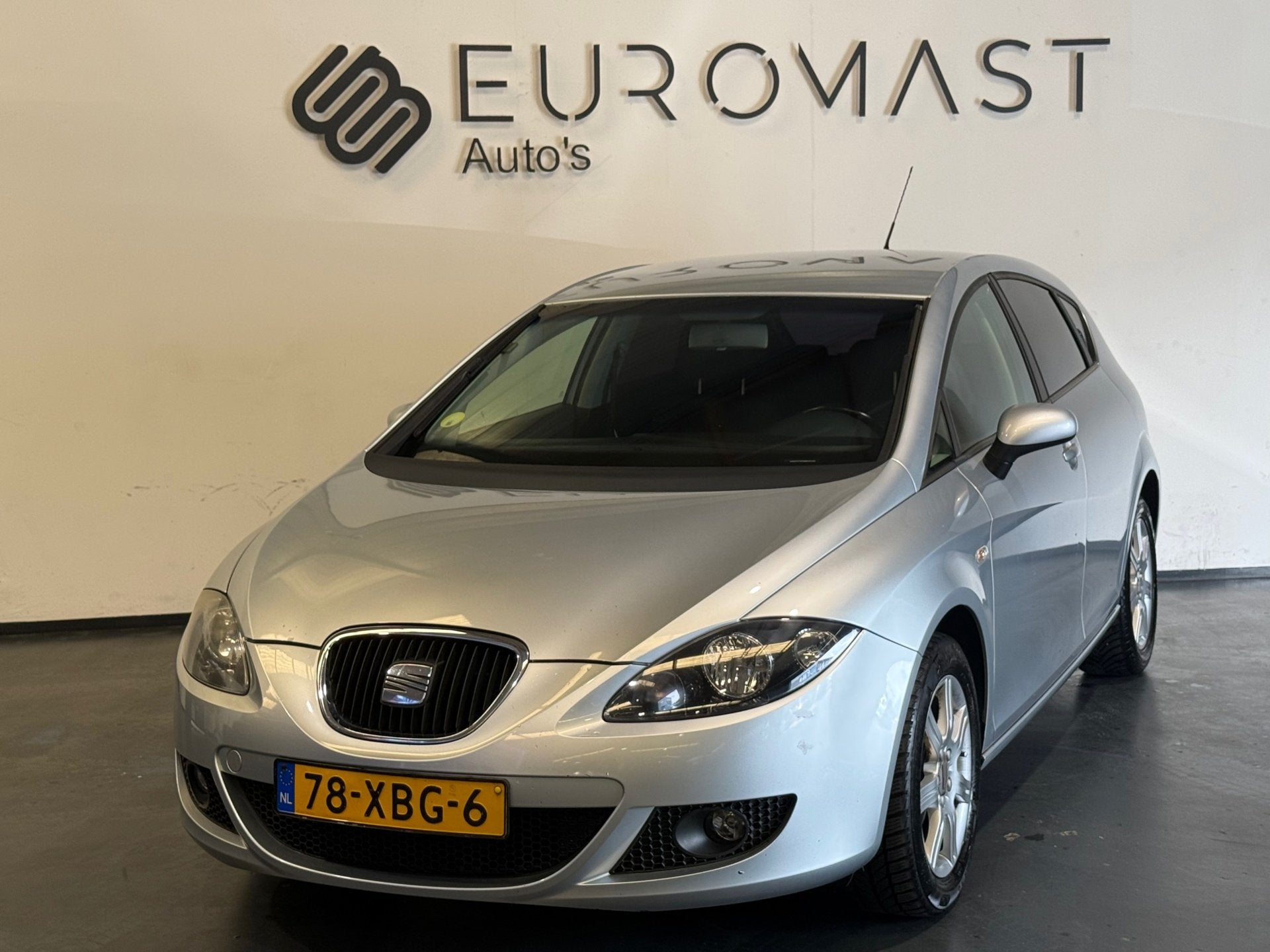 Seat Leon 1.6 Reference Airco Cruise Trekhaak Nieuwe Apk, Auto's, Stof, Gebruikt, 4 cilinders, Leon