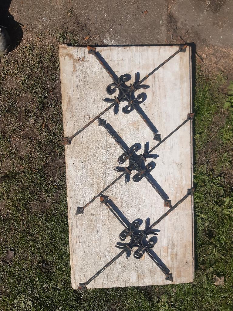 smeedijzeren trapspijlen en sierstukken, Ophalen, Gebruikt