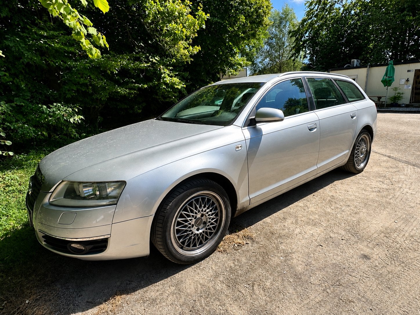 Audi A6 2.4 V6 AUT 2006 Airco Trekhaak. Moet nu weg, Parkeersensor, 1800 kg, Zwart, Alcantara