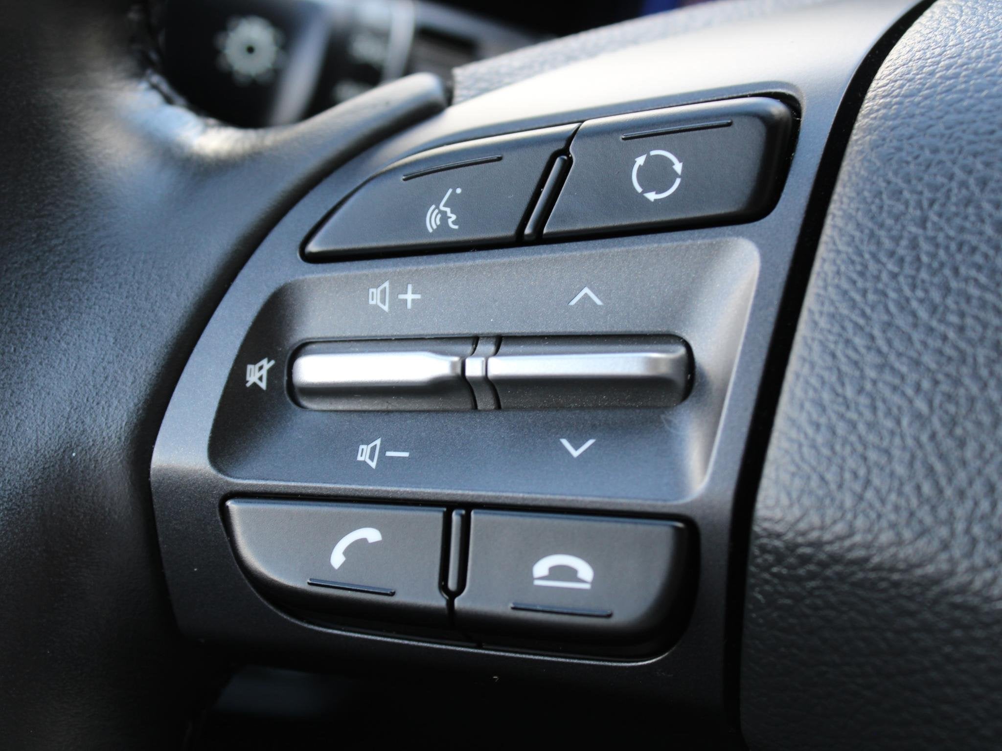 Foto 16 van Hyundai Kona 1.6 GDI HEV Comfort | APPLE CARPLAY | ACHTERUIT