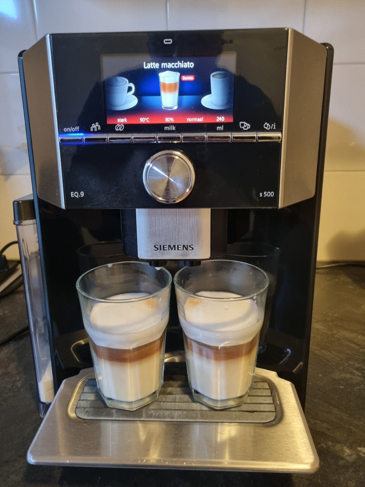 ZGAN,Siemens EQ.9 S500 circa 4000 bereidingen vaste prijs, Witgoed en Apparatuur, Ophalen, Zo goed als nieuw, Koffiemachine, Koffiebonen