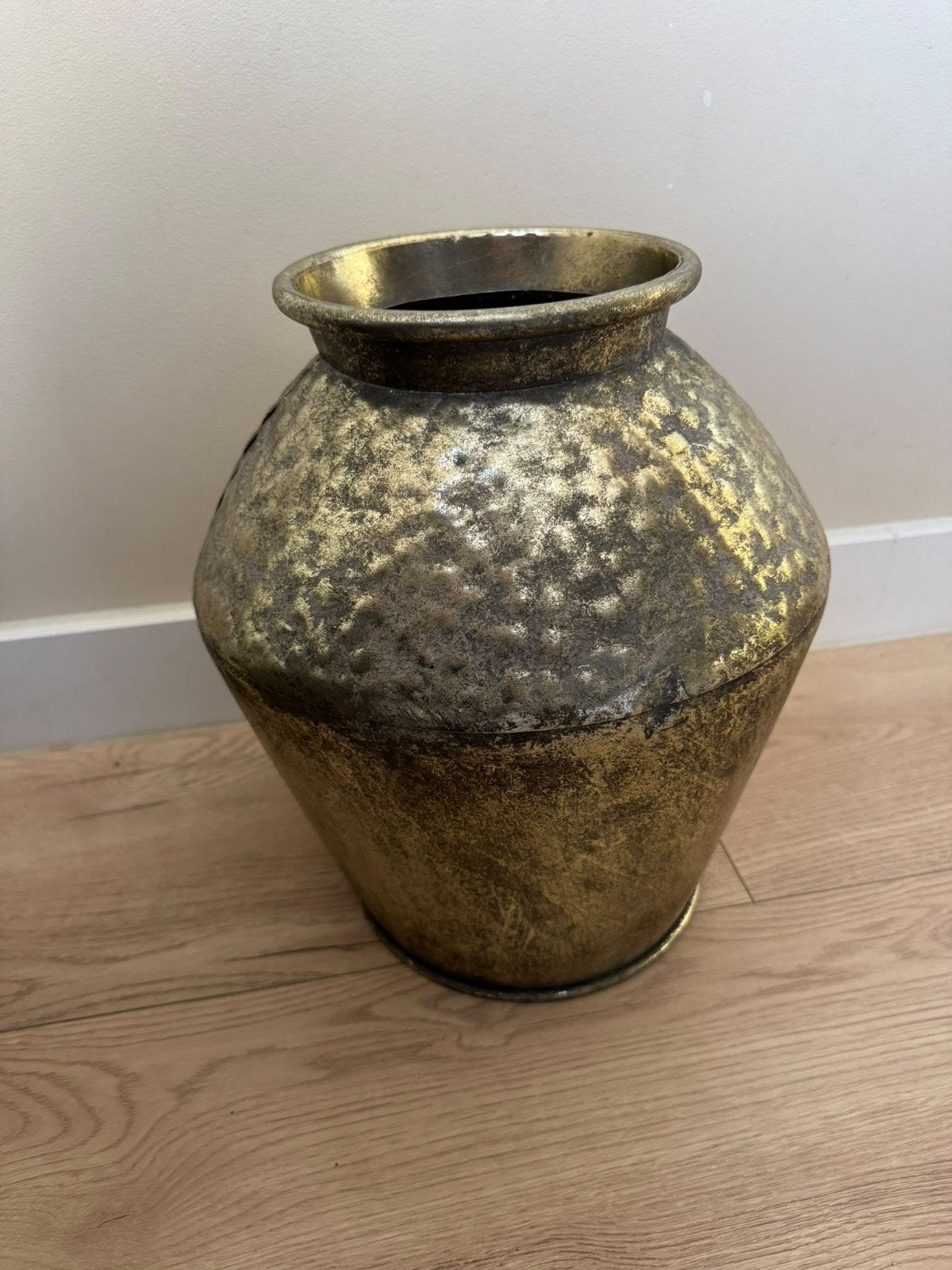 Metalen vaas (witgoud), 35 cm, Ophalen of Verzenden, Zo goed als nieuw, Metaal