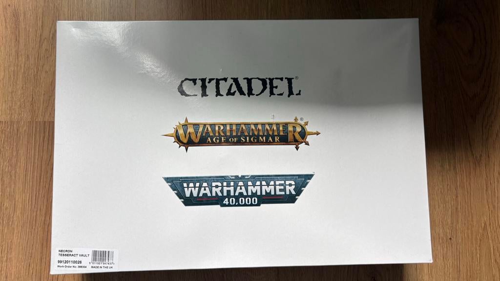 Warhammer 40k Necron Tesseract Vault new, Hobby en Vrije tijd, Wargaming, Ophalen of Verzenden, Zo goed als nieuw