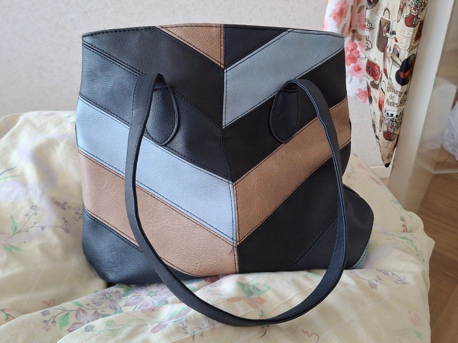Stijlvolle shopper met chevronpatroon, Ophalen of Verzenden, Gebruikt, Zwart, Shopper