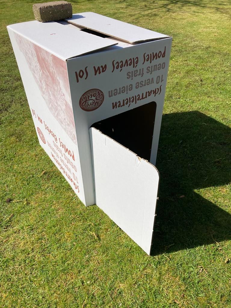Grote stevige doos voor speelhuisje 76x58x83 kinderfeestjes, Ophalen, Nieuw, Overige materialen