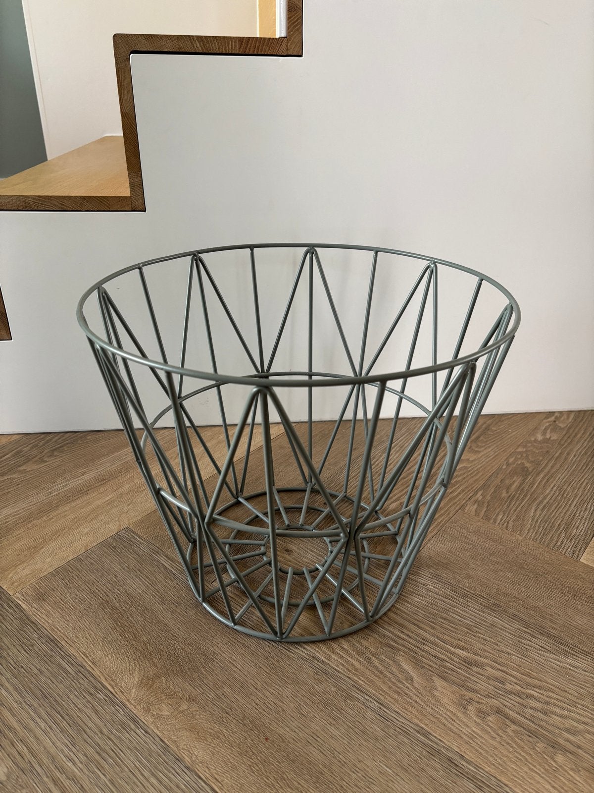 Ferm Living Wire Basket Draadmand Dusty Green - Nieuw, Overige materialen, Mand, Rond, Nieuw