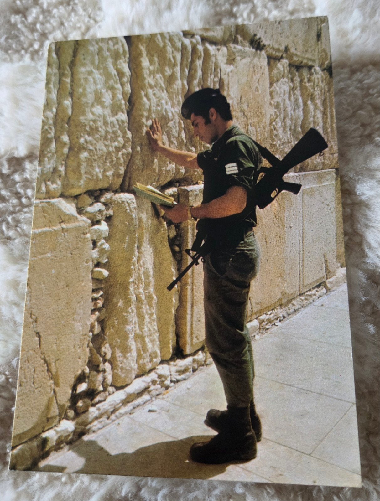 Oude ansichtkaart Israël: Soldaat bij de Klaagmuur, Verzenden, 1980 tot heden, Gelopen, Buiten Europa