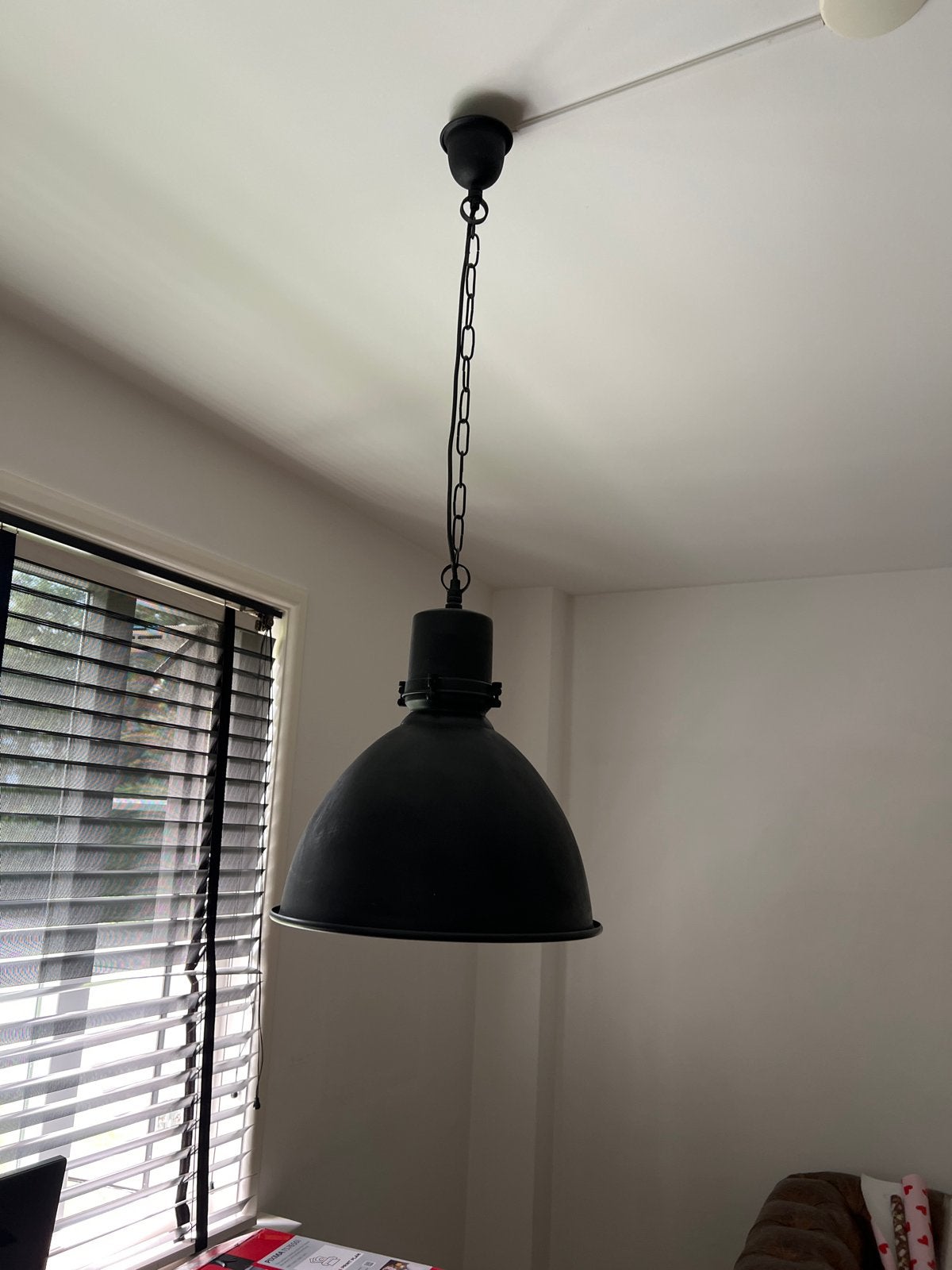 Zwarte industriële hanglamp met ketting, Ophalen of Verzenden, Gebruikt, Metaal, E27 (groot)