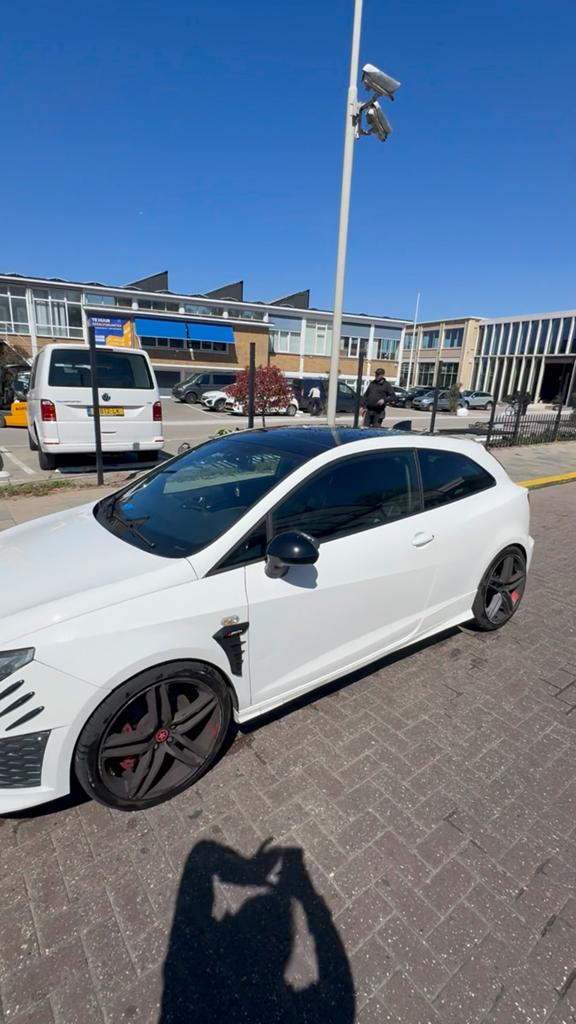 Seat Ibiza 1.4 TSI 132KW Cupra AUT 2012 Wit, Auto's, Seat, 1147 kg, 4 cilinders, 179 pk, Origineel Nederlands