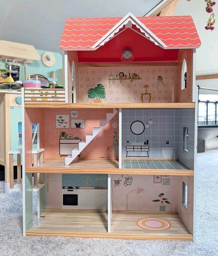 Houten Poppenhuis groot met licht & bewegende lift, Kinderen en Baby's, Speelgoed | Poppenhuizen, Ophalen, Poppenhuis