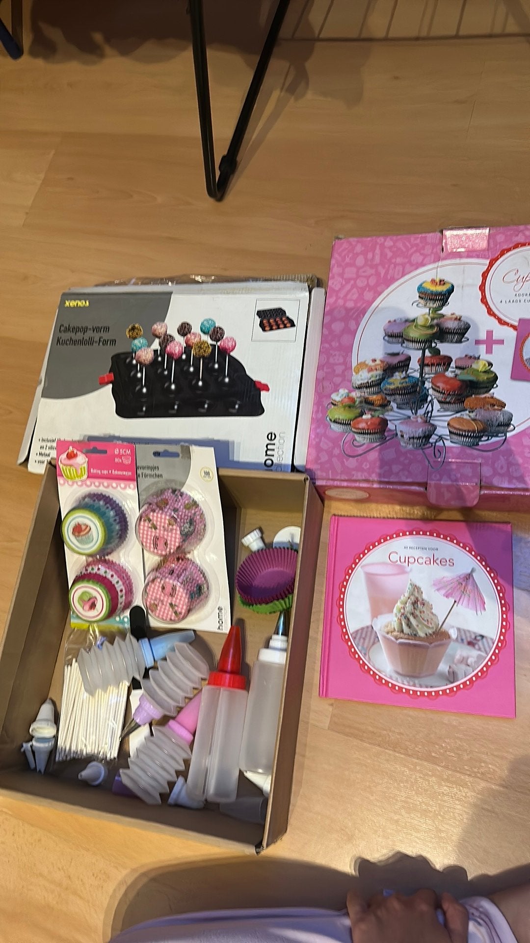 Cupcakehouder en cakepop vorm, Ophalen of Verzenden, Zo goed als nieuw, Cupcakes, Bakvorm
