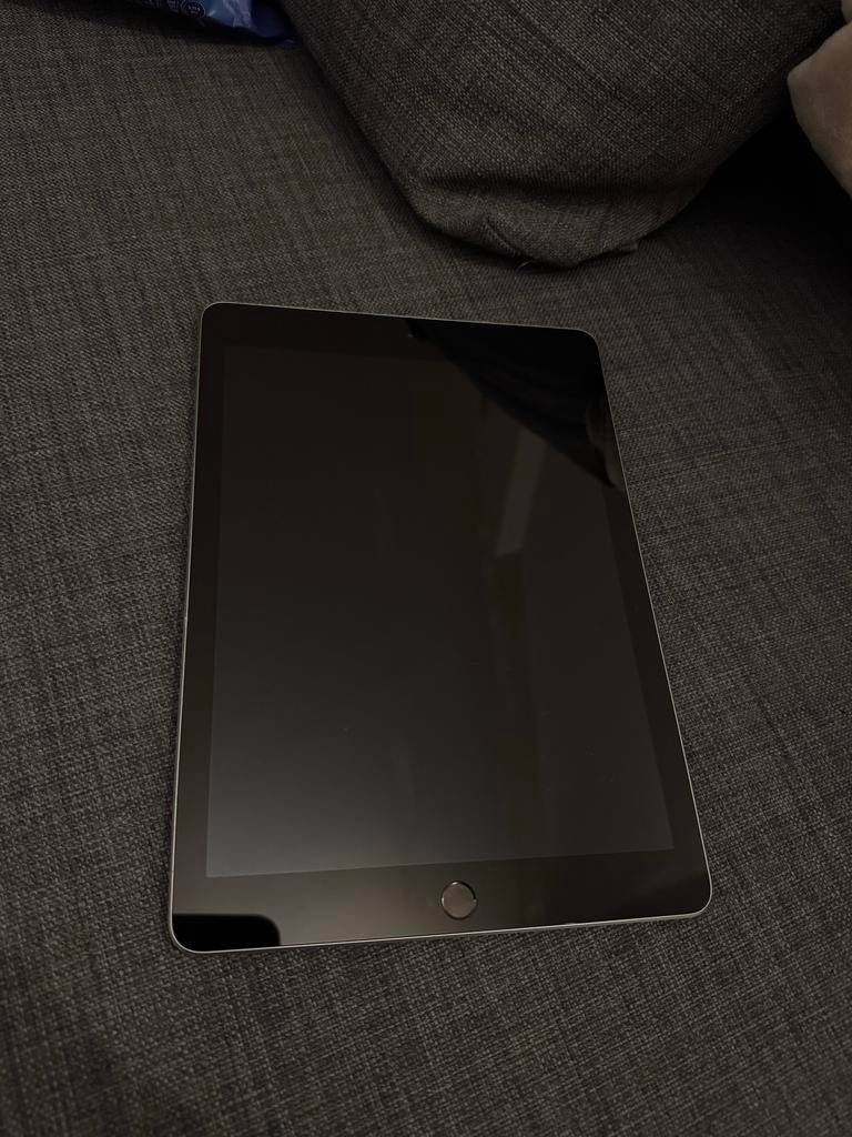 Apple iPad (6e generatie) - Model A1893, Computers en Software, Apple iPads, Gebruikt, 32 GB, Apple iPad, Grijs