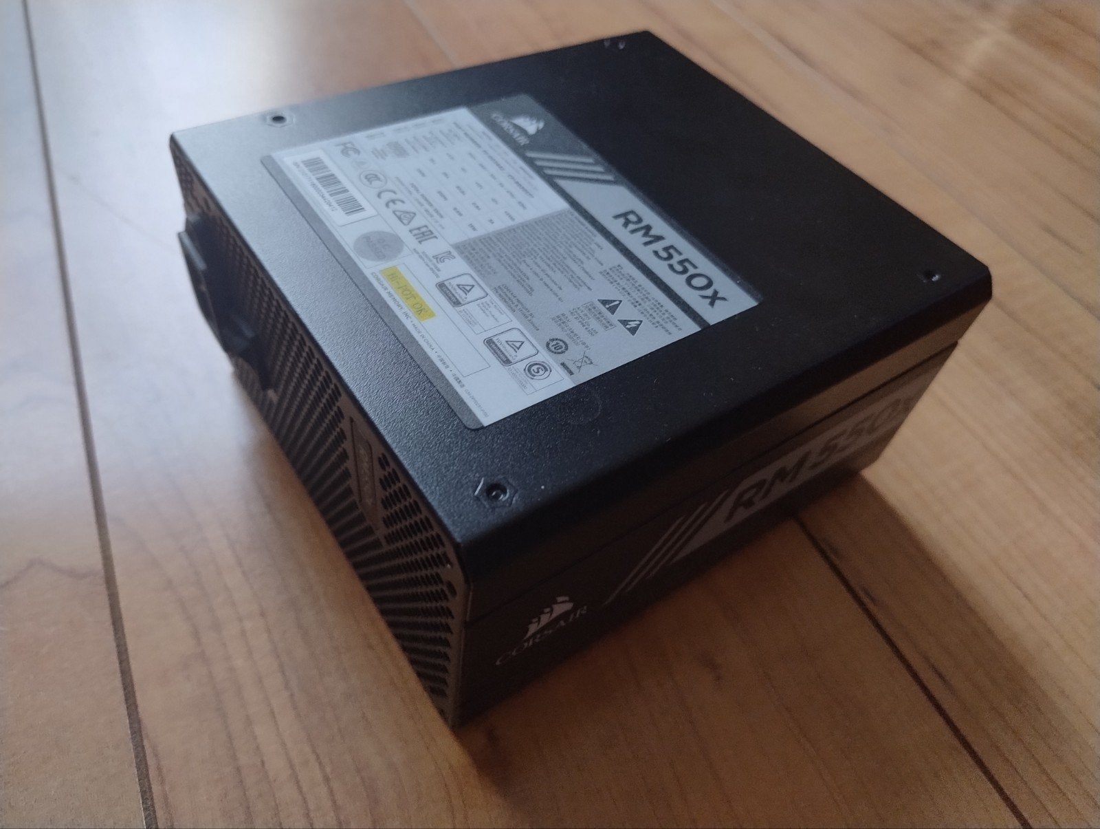 Corsair RM550x 550 Watt 80 PLUS Gold Voeding, Computers en Software, Interne voedingen, Ophalen of Verzenden, Zo goed als nieuw