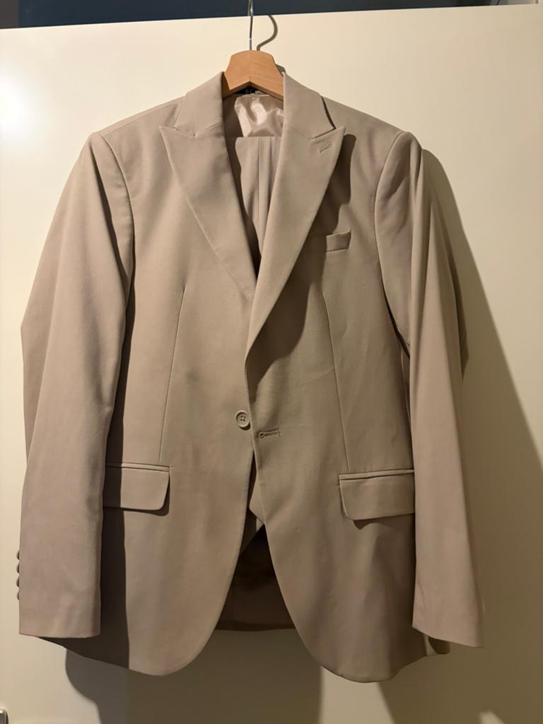 Laatste ‼️ mooie 3 delige beige colbertpak te koop nieuw ‼️, Ophalen of Verzenden, Nieuw, Maat 46 (S) of kleiner, Beige