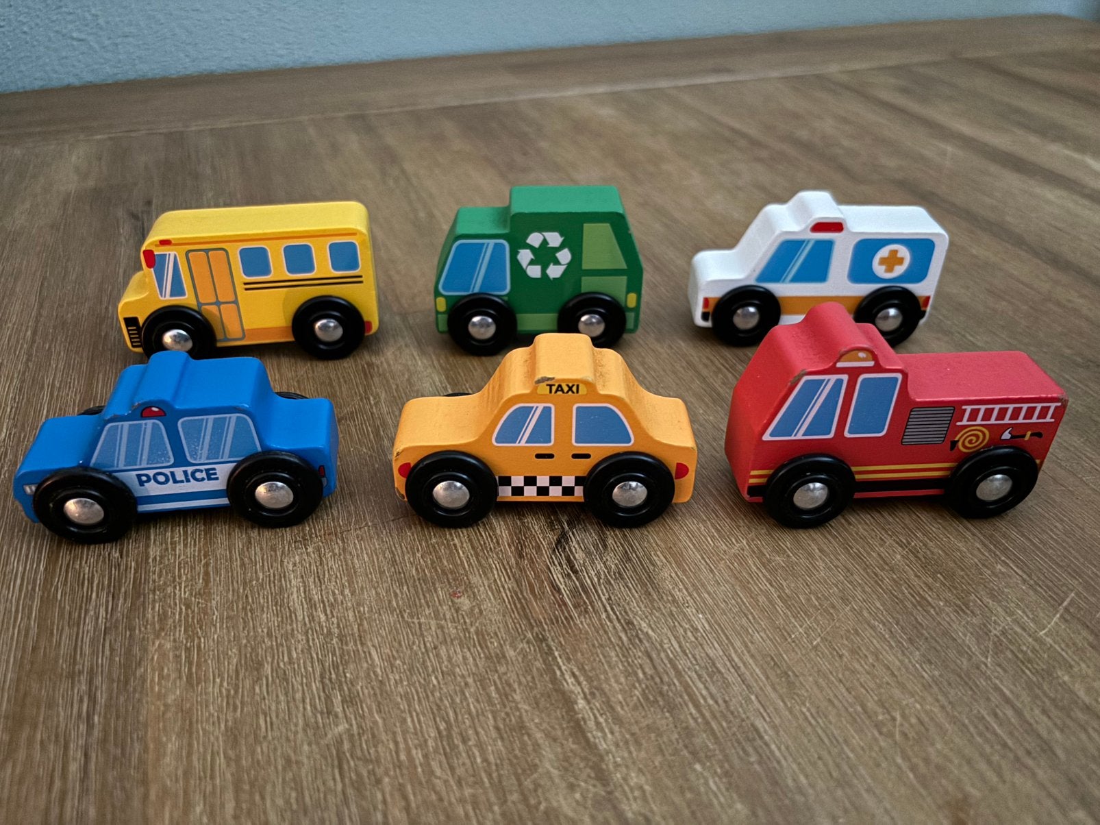 6 kleine houten auto’s, Ophalen of Verzenden