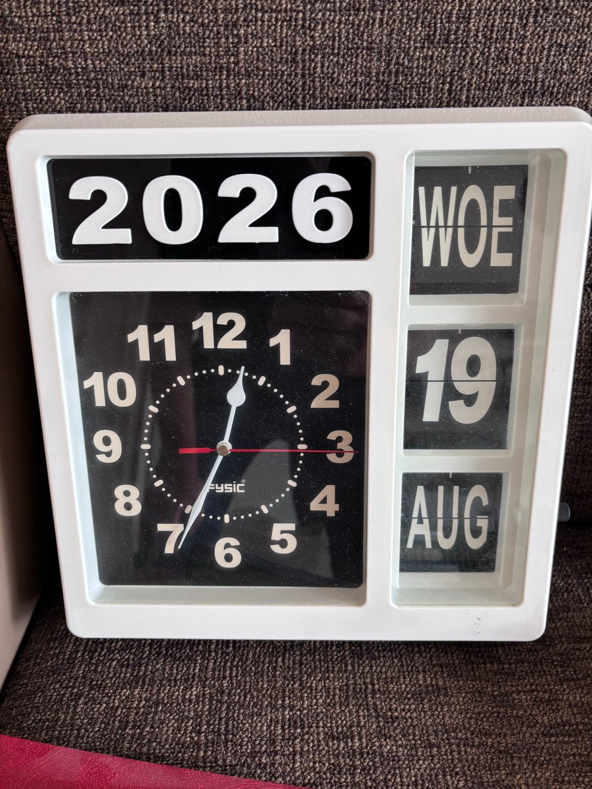 Fysic Flipklok met Analoge Tijd en Kalender (Dementie klok), Gebruikt, Wit, Analoog, Ophalen of Verzenden