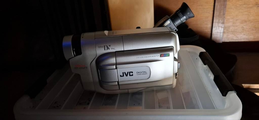 JVC Video Camera -gr dvf 10  Digitale Camcorder, Audio, Tv en Foto, Videocamera's Digitaal, Ophalen of Verzenden, Gebruikt, Camera