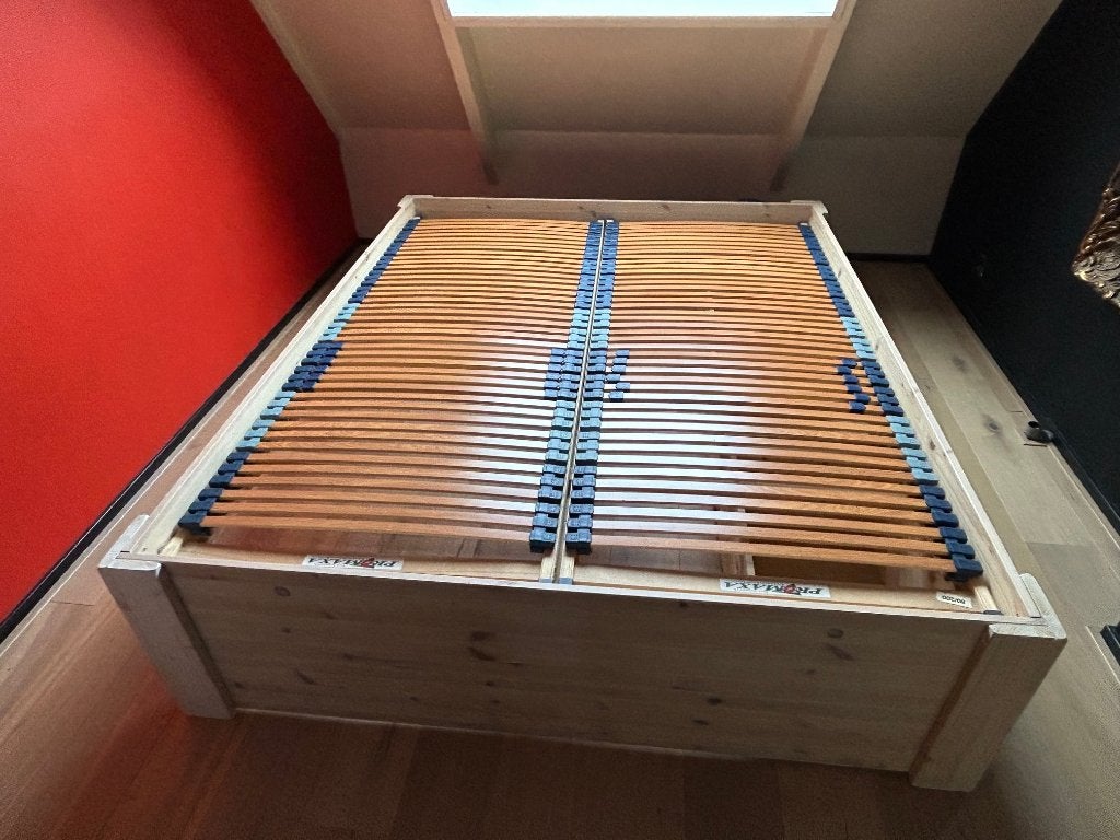 Grenen tweepersoonsbed 200x160 cm, Huis en Inrichting, Ophalen, Gebruikt, Tweepersoons, Modern
