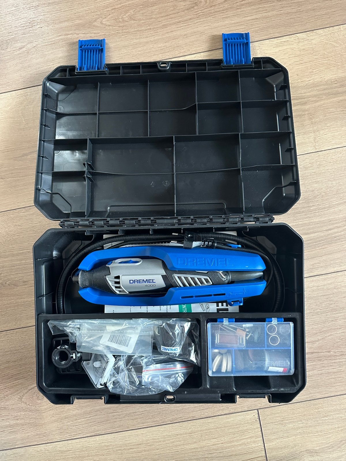 Dremel 4000 met accessoires in koffer, Ophalen, Zo goed als nieuw