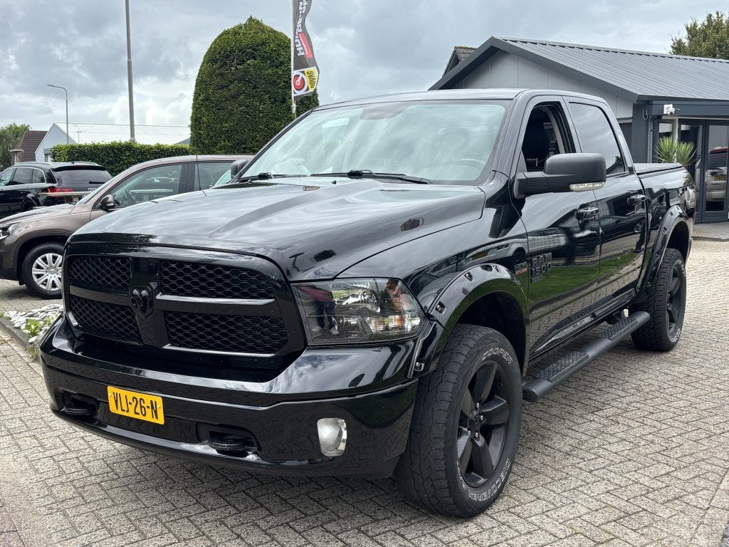 RAM Ram 1500 5.7 V8 Hemi 4x4 LPG Zwart 2021 NL Auto Schuifda, Gebruikt, 5654 cc, Zwart, Bedrijf