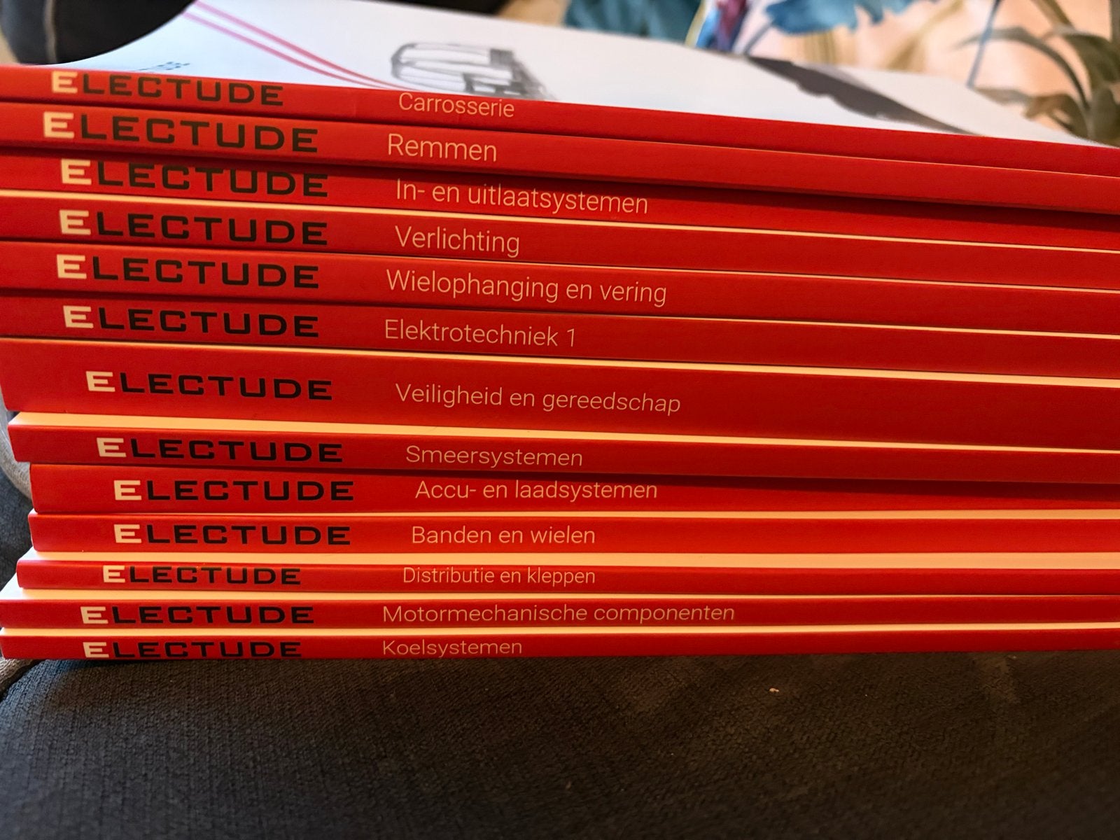 Electude schoolboeken Autotechniek complete serie MBO 3/4, Boeken, Ophalen of Verzenden, Nieuw, Overige niveaus, Overige vakken